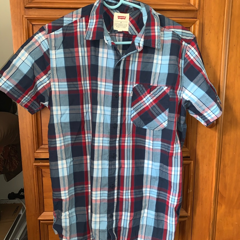 LEVI’S BUTTON DOWN